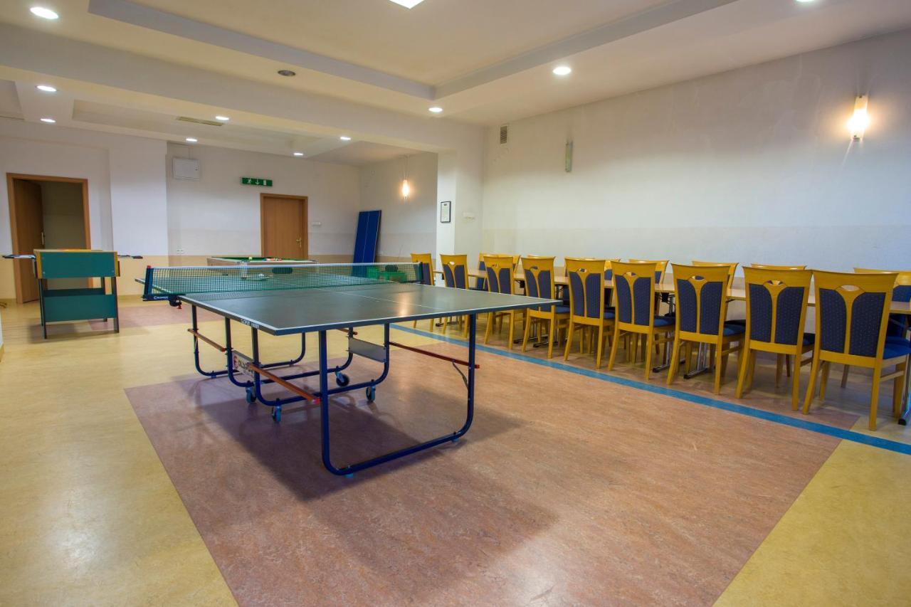 Farys - centrum Krynicy na wzgórzu wśród ciszy ze wspaniałymi tarasami widokowymi, sauna, jacuzii, siłowna, prywatny parking Krynica-Zdrój Exterior foto