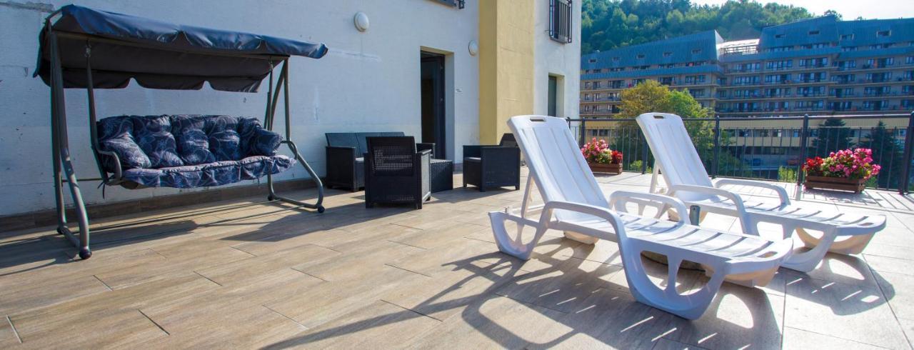 Farys - centrum Krynicy na wzgórzu wśród ciszy ze wspaniałymi tarasami widokowymi, sauna, jacuzii, siłowna, prywatny parking Krynica-Zdrój Exterior foto