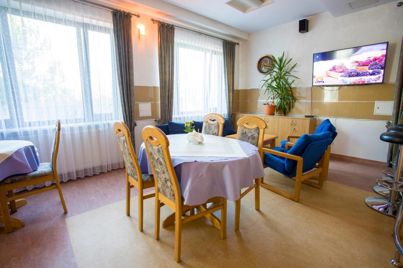 Farys - centrum Krynicy na wzgórzu wśród ciszy ze wspaniałymi tarasami widokowymi, sauna, jacuzii, siłowna, prywatny parking Krynica-Zdrój Exterior foto