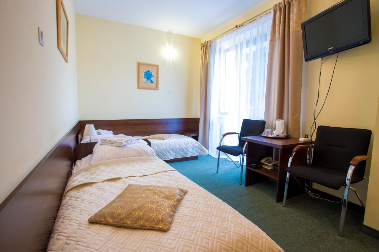 Farys - centrum Krynicy na wzgórzu wśród ciszy ze wspaniałymi tarasami widokowymi, sauna, jacuzii, siłowna, prywatny parking Krynica-Zdrój Exterior foto