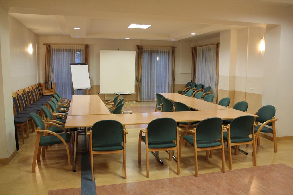 Farys - centrum Krynicy na wzgórzu wśród ciszy ze wspaniałymi tarasami widokowymi, sauna, jacuzii, siłowna, prywatny parking Krynica-Zdrój Exterior foto