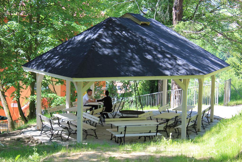 Farys - centrum Krynicy na wzgórzu wśród ciszy ze wspaniałymi tarasami widokowymi, sauna, jacuzii, siłowna, prywatny parking Krynica-Zdrój Exterior foto